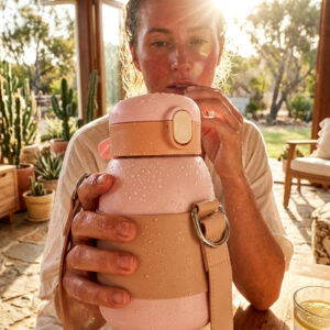alpha hub’s 600ml large capacity "belly" insulated kids water bottle with leather harness – stainless steel
